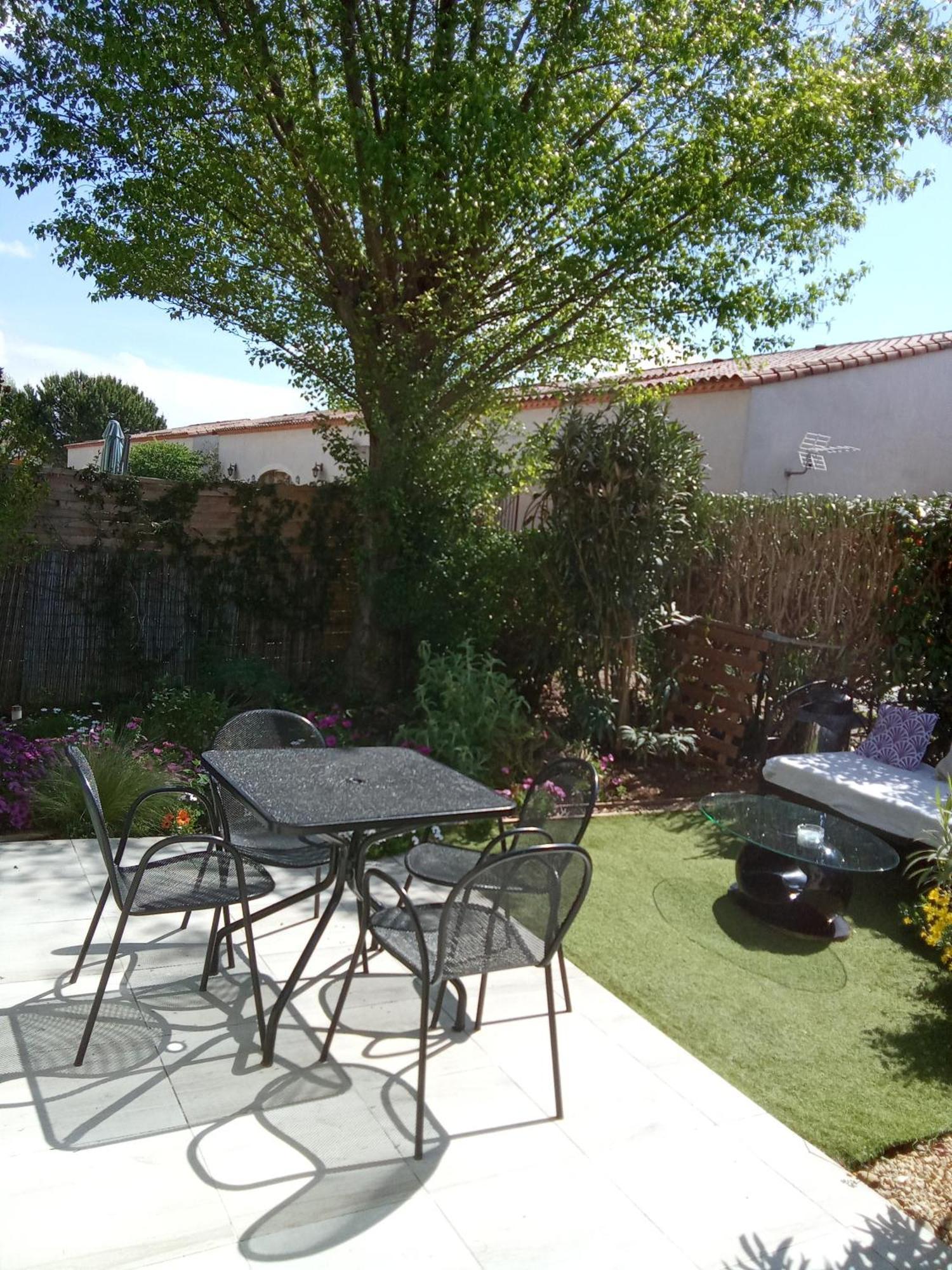 Maison Dans Une Residence De Vacances Gallargues-le-Montueux Kültér fotó